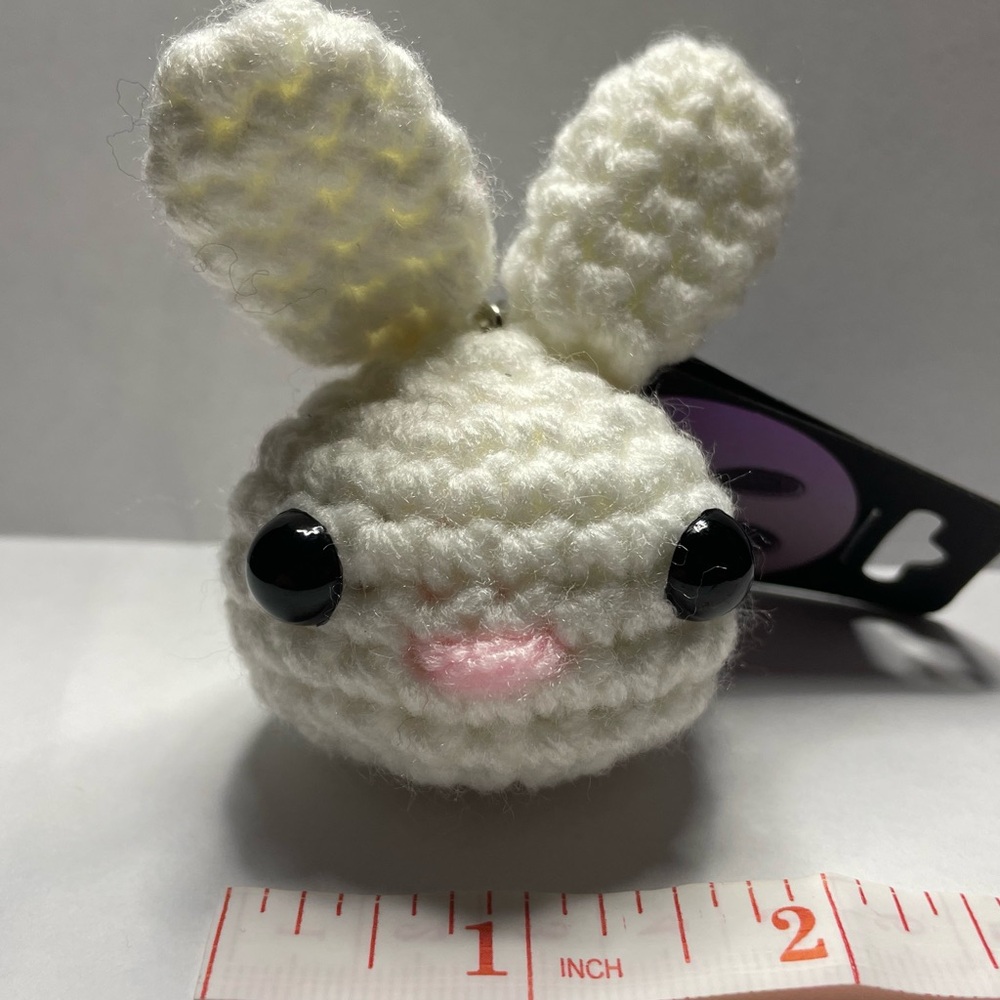 CROCHET MINI MOCHIBUN KEYCHAIN- WHITE